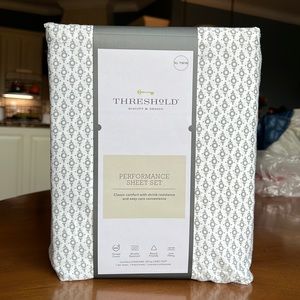 XL TWIN 3 piece sheet set, NWT by Threshold